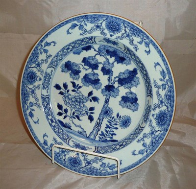 Lot 380 - An 18th century Chinese blue and white dish