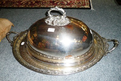 Lot 425 - A silver plated meat dome cover and a plated tray