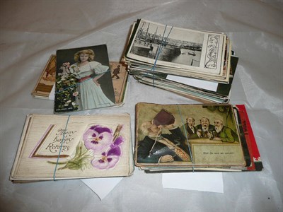 Lot 535 - Quantity of postcards