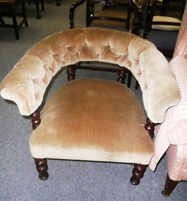 Lot 634 - Victorian tub chair