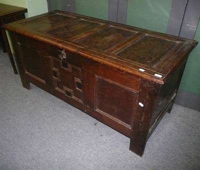 Lot 654 - 18th century oak coffer