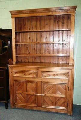 Lot 660 - Pine dresser