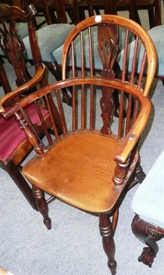 Lot 720 - 19th century yew and elm Windsor chair