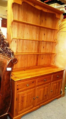 Lot 866 - Pine dresser