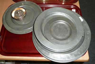 Lot 127 - A quantity of pewter plates