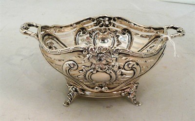 Lot 209 - A silver oval sugar basket, 4.5oz approximate weight