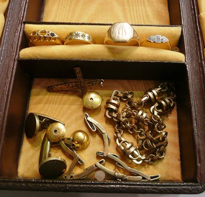 Lot 304 - A jewellery box containing a diamond ring, other rings (a.f.), buttons and a signet ring, etc