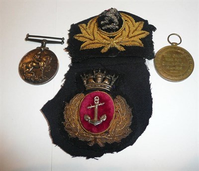 Lot 4 - A World War I pair of medals and two Merchant Navy cloth insignia