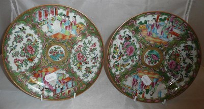 Lot 33 - Two Chinese 'rose medallions' circular plates