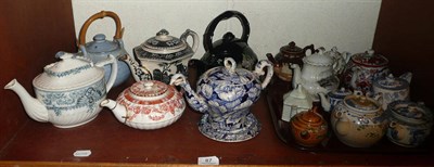 Lot 87 - Fifteen various teapots