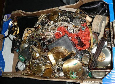 Lot 201 - A large quantity of assorted costume jewellery