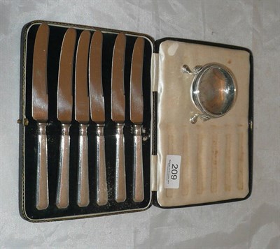 Lot 209 - Cased set of six silver handled dessert knives and a silver salt