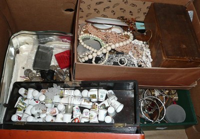 Lot 251 - A large quantity of costume jewellery, etc