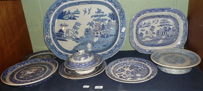 Lot 74 - Quantity of blue and white ceramics including a large meat plate