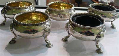Lot 95 - Composite set of five silver salts (two with blue glass liners)