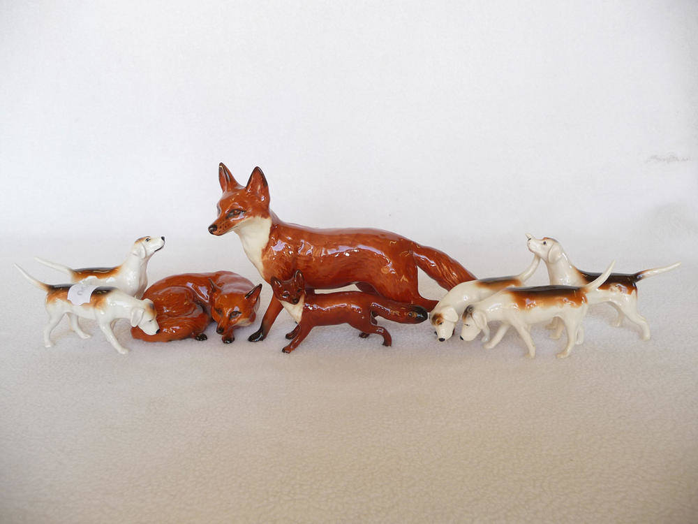 Lot 1090 - Five Beswick Fox Hounds, (second version) models 2262; 2262; 2264; 2265; 2265; Fox, (small...