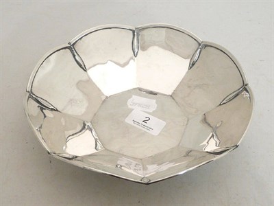 Lot 2 - Shaped silver bowl, London 1935, 9oz