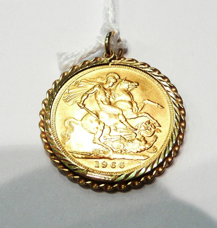 Lot 82 - A 1966 sovereign loose mounted in a 9ct gold pendant mount