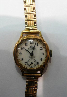 Lot 91 - A 9ct gold lady's 'Limit' wristwatch