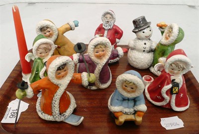 Lot 186 - Tray of assorted Goebels winter figures