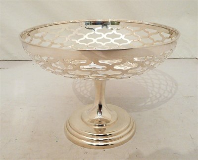 Lot 210 - A pierced silver pedestal fruit bowl, Birmingham 1909, 11oz