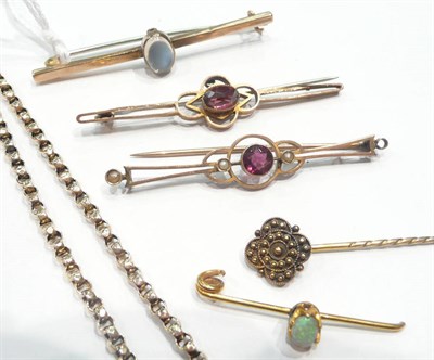 Lot 218 - A belcher necklet and assorted bar brooches and a stick pin (most a.f.)
