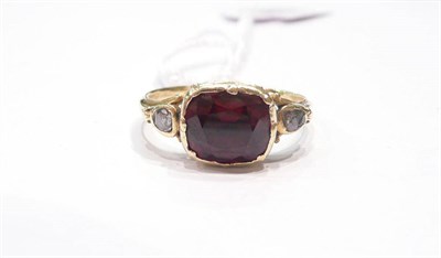 Lot 243 - A late 18th/early 19th century garnet and diamond ring