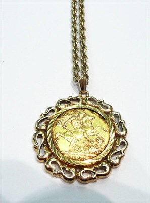 Lot 253 - Sovereign pendant