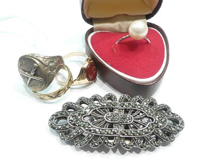 Lot 264 - Marcasite brooch, two signet rings, an eternity ring and a cultured pearl ring