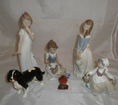 Lot 35 - Four Nao figurines, Beswick spaniel and Beswick robin