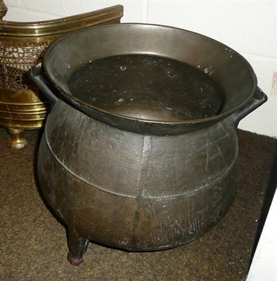 Lot 148 - A Japanese bronze cauldron