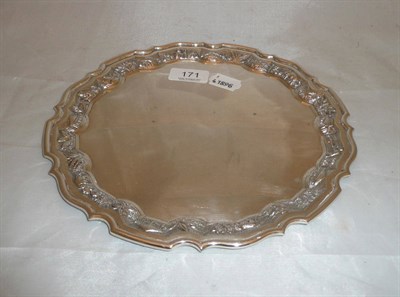 Lot 171 - A sterling silver dish waiter