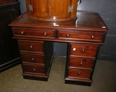 Lot 492 - Victorian mahogany small pedestal desk