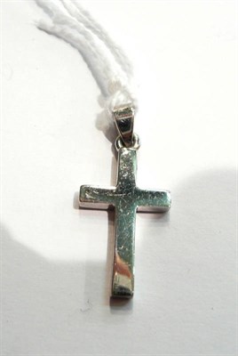 Lot 77 - A platinum cross