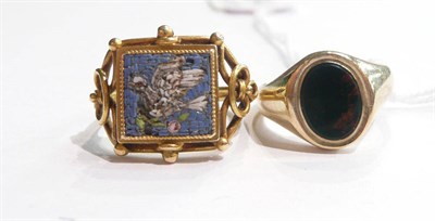 Lot 104 - A bloodstone ring and a pietra dura ring (a.f.)