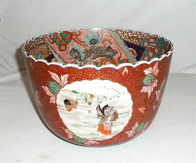 Lot 184 - A Japanese porcelain bowl