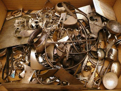 Lot 224 - A box of assorted scrap metal