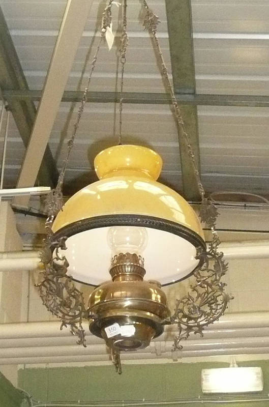 Lot 550 - Brass hanging oil lantern