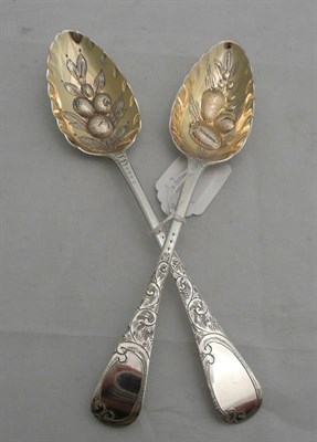 Lot 46 - A pair of silver berry spoons, approximately 4oz