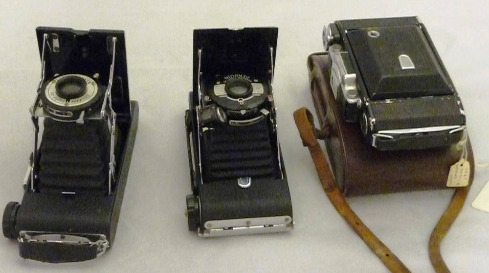 Lot 1111 - A Zeiss Ikon Super Ikonta C (531/2) Folding Rollfilm Camera, with Tessar f3.5/105mm lens, in a...