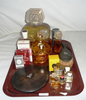 Lot 1 - Collection of perfume bottles