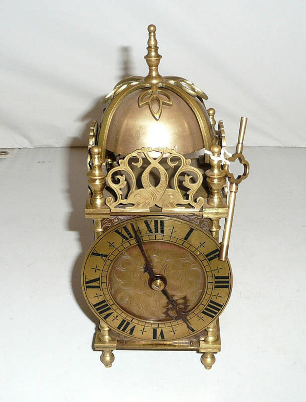 Lot 38 - A 20th century brass lantern clock