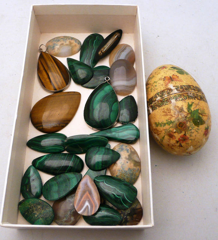 Lot 80 - Malachite pendants, pendant mounts and a wooden egg with transfer prints etc