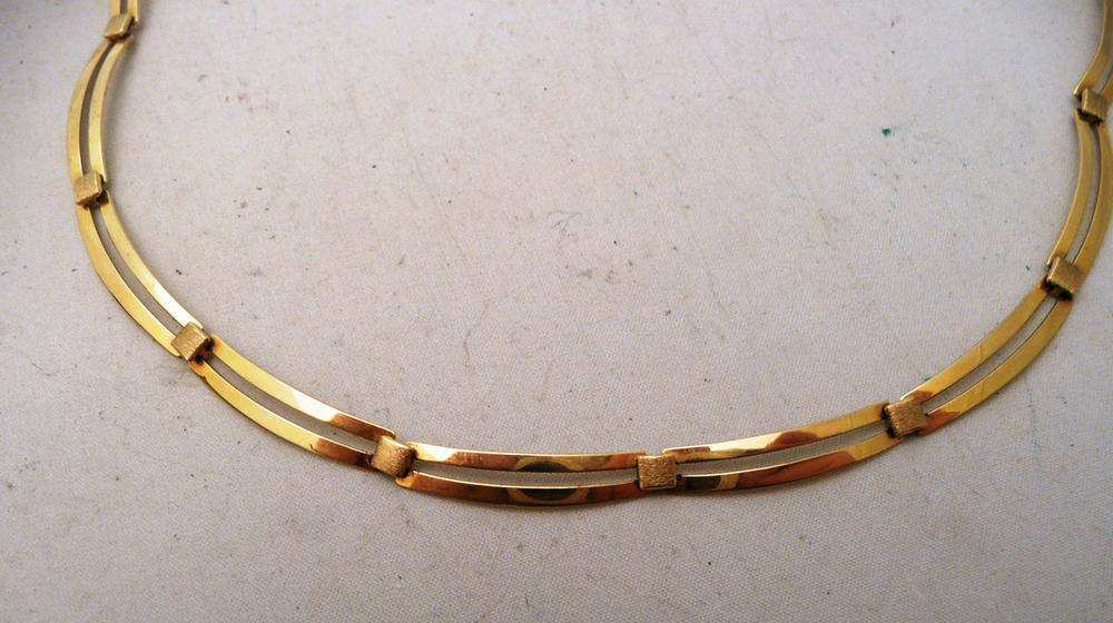 Lot 83 - A 9ct gold bar link necklace