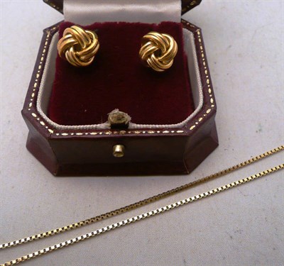 Lot 86 - A pair of knot earrings and a box necklet stamped '750'