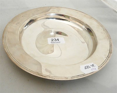 Lot 234 - A silver circular bowl (modern) approximately 16oz