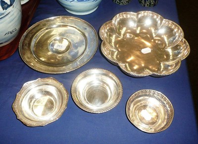 Lot 263 - Two Sterling silver dishes and three small Sterling dishes (37.7oz approximate weight)
