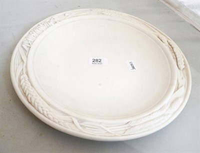 Lot 282 - Parian bread plate