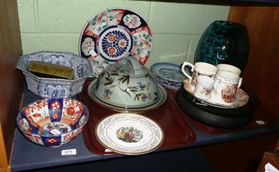 Lot 273 - A shelf including a blue glass vase, ceramics and an Imari pattern bowl and dish