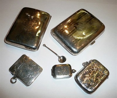 Lot 2 - Two silver vesta cases, two cigarette cases, plated sea crest fob and a silver salt spoon